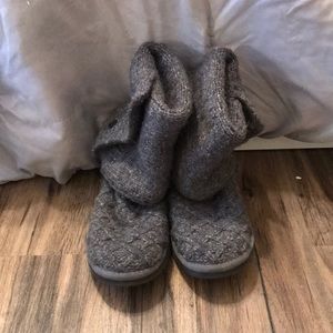Ugg knit boots